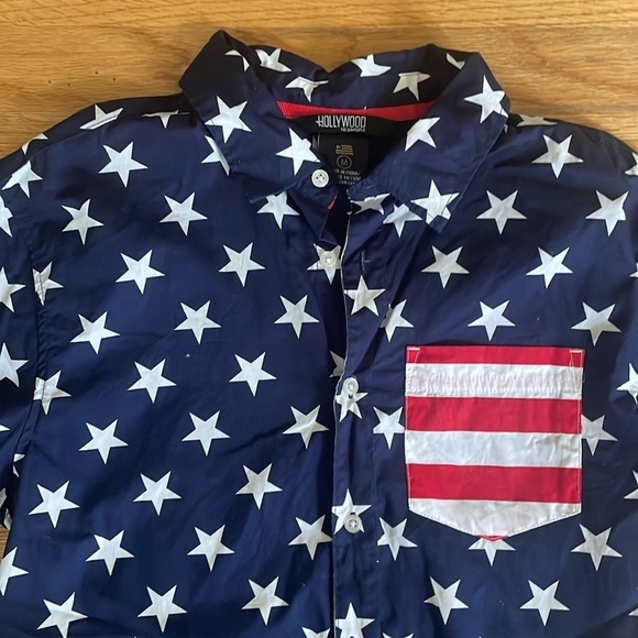 Red White Blue American Flag Stars Stripes Patriotic Short Sleeve Button Shirt M - Picture 2 of 6